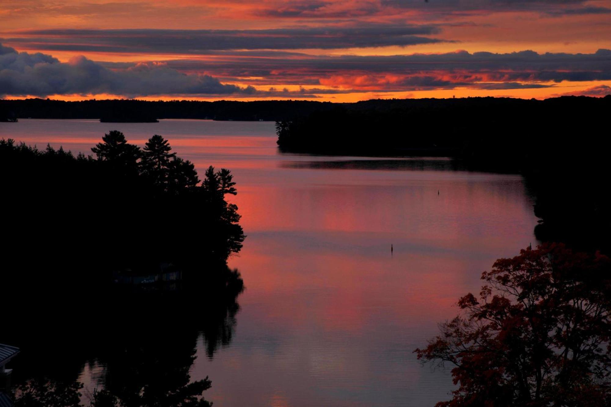 Jw Marriott The Rosseau Muskoka & 4* Minett